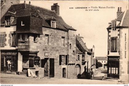 CPA Lesneven - Vieille Maison Fortifiee du XVIe Siecle (1034143)