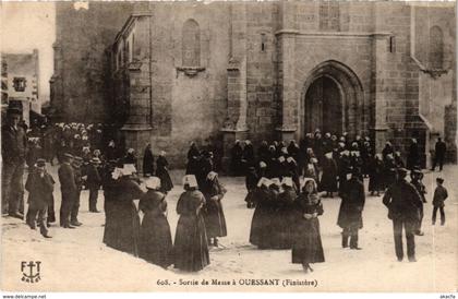 CPA Ouessant - Sortie de la Messe a Ouessant (1034184)