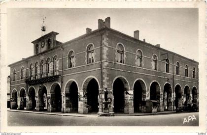 fleurance - Halles et Mairie