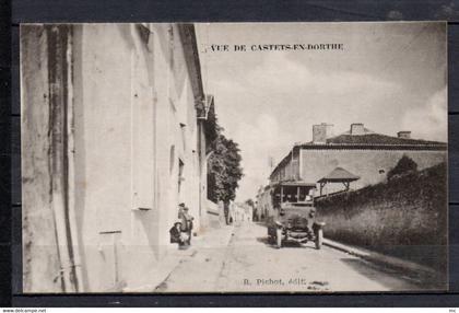 33 - Castets en Dorthe - Vue - rue du village - Autocar