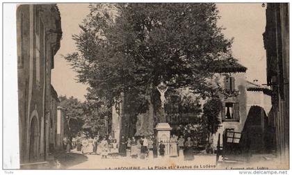 LA VAQUERIE LA PLACE ET L'AVENUE DE LODEVE ANIMEE