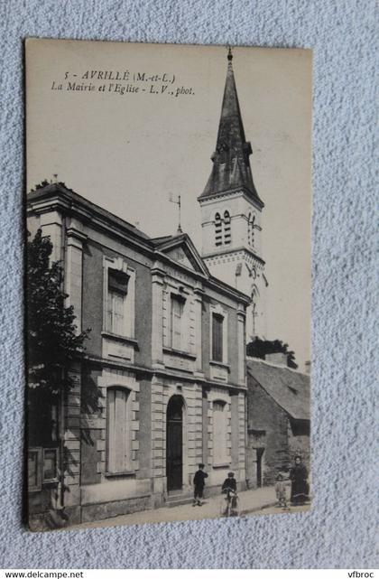 Avrillé, la mairie et l'église, Maine et Loire 49