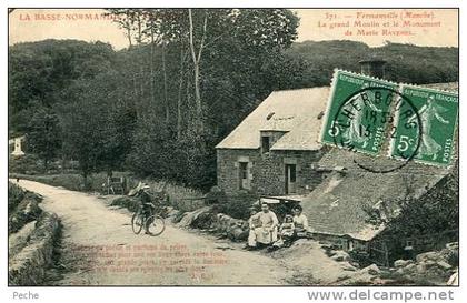 N°20807 -cpa Fermanville -le grand Moulin et le monument de Marie Ravenel-