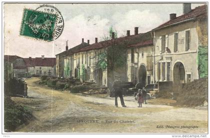 Carte Postale Ancienne de SERQUEUX-Rue du Châtelet