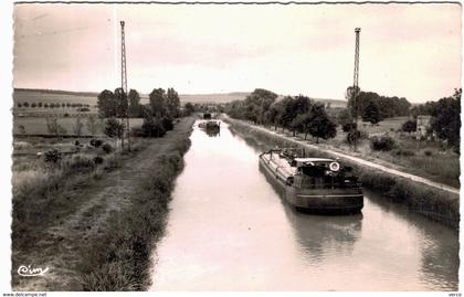 Carte Postale Ancienne de CHARNY-Le canal