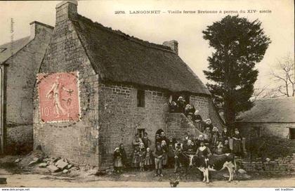 FRANCE - Carte postale de Langonnet - Vieille ferme Bretonne à Perron du XIV ème Siècle  - L 79486