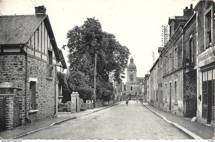 CPSM Argentré-du-Plessis Rue de la Poste