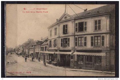 68 - Giromagny - Un Coin de la Grande Place