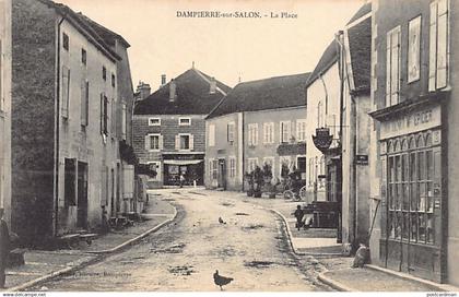 Dampierre-sur-Salon (70) La Place - Moutenet Epicier - Magasin L. Roche (éditeur de la carte postale) - Ed. L. Roche