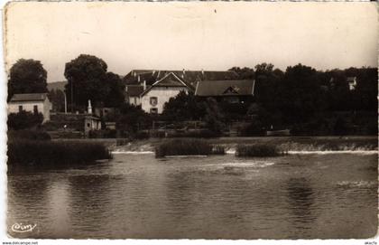 CPA Marnay Le Barrage et le Monument (1273850)