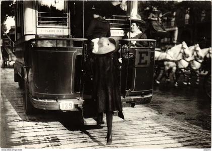 CPM PARIS 1900 Les transports parisiens (305195)