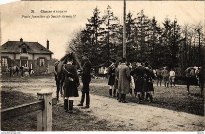 CPA St Arnoult en Yvelines Poste forestier (1424242)