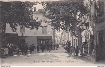 FRANCE - Le Beausset - Place de la Republique