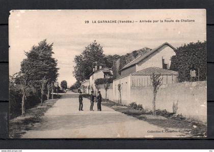 85 - La Garnache - Arrivée par la route de Challans