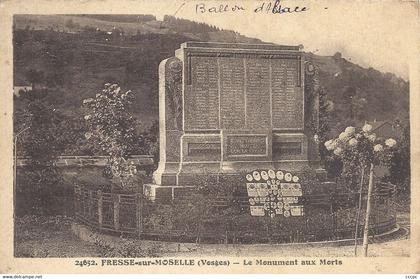 CPA Fresse-sur-Moselle Le Monument aux Morts