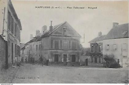 CPA Maffliers Place Talleyrand Périgord