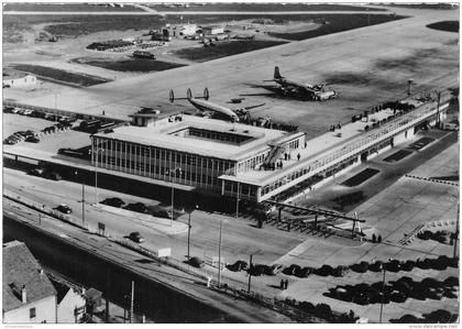 THEME AEROGARE / Paris - Format cpsm cpm - Orly - vue aérienne de l'aérogare Sud