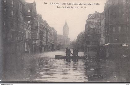 Paris (Inondations de Janvier 1910) - la rue de Lyon