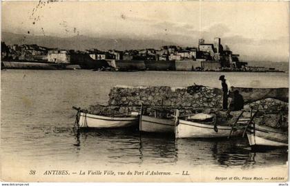 CPA ANTIBES La Vieille Ville vue du Port d'Aubernon (375495)