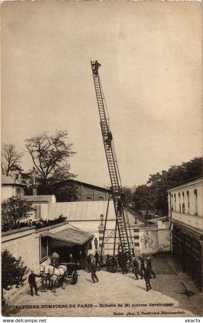 CPA PARIS Sapeurs-Pompiers Firefighters Echelle de 20 metres (1245366)