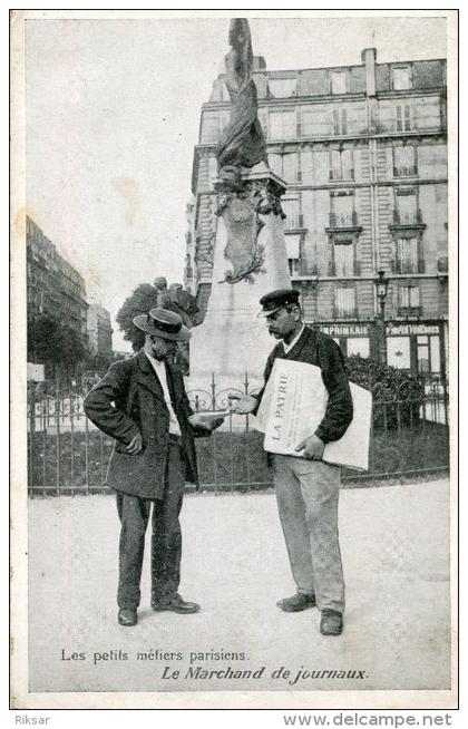 PARIS(MARCHAND DE JOURNEAUX)