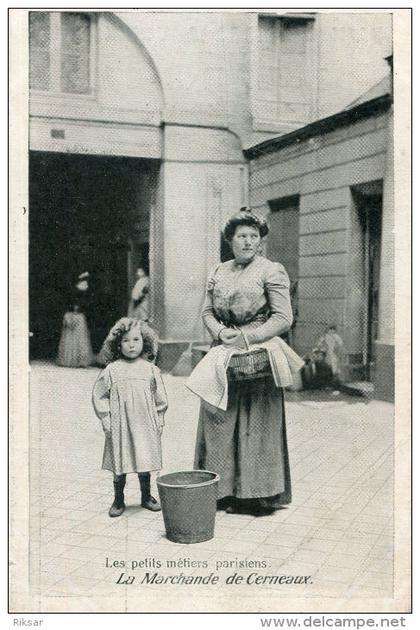 PARIS(MARCHANDE DE CERNEAUX)