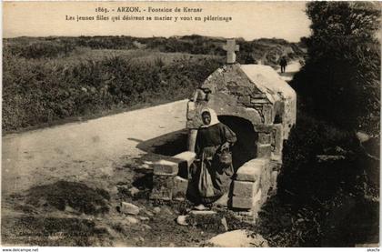 CPA Arzon-Fontaine de Kerner Les jeunes filles qui desirent se marier (293724)