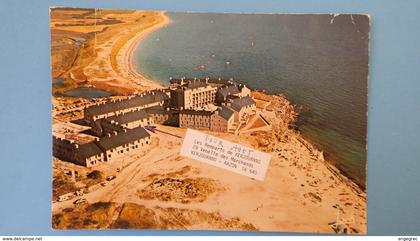 CPA  Morbihan  - Arzon - Les Remparts et la plage de Kerjouanno