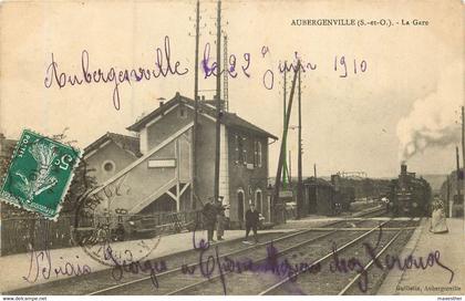 AUBERGENVILLE   ( arrivée du train  ) la gare