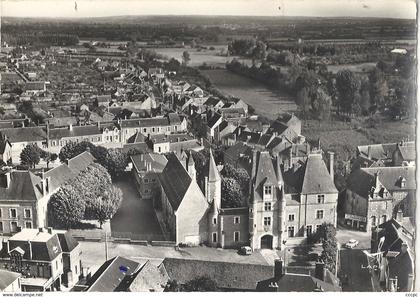 CPSM Aubigny-sur-Nere Place du Château vue aérienne