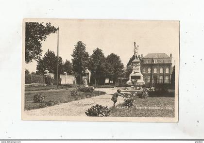 AULNOYE CARTE PHOTO SQUARE DU MONUMENT ET L'ECOLE