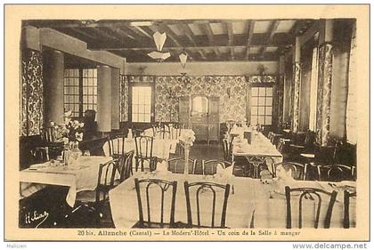 - cantal - ref - A551 - aurillac - le modern hotel - un coin de la salle a manger - carte bon etat -