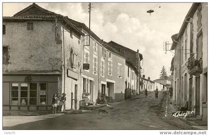 AVAILLES-LIMOUZINE 86 - Route de Confolens