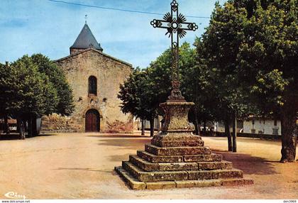 AVAILLES-LIMOUZINE - L'église - La Croix