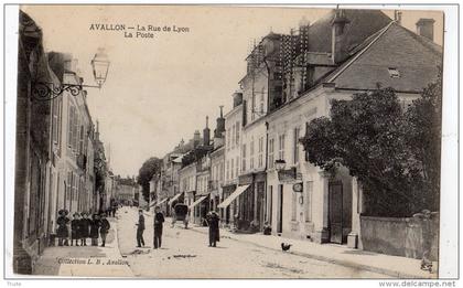 AVALLON LA RUE DE LYON LA POSTE