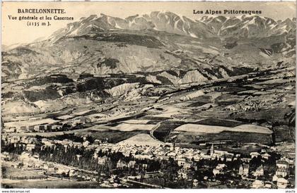 CPA Barcelonnette Vue generale et les Casernes (922017)