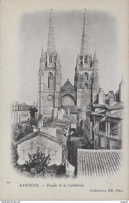 Bayonne - Façade de la Cathédrale