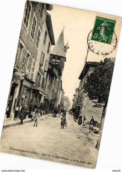 CPA BEAUREPAIRE - Rue de la Republique (295924)