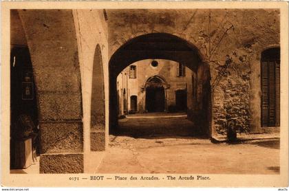 CPA Biot Place de Arcades (1277588)