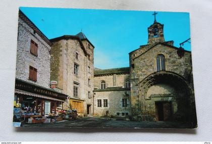 Cpm, Blesle, place de l'église saint Pierre et alimentation presse, Haute Loire 43