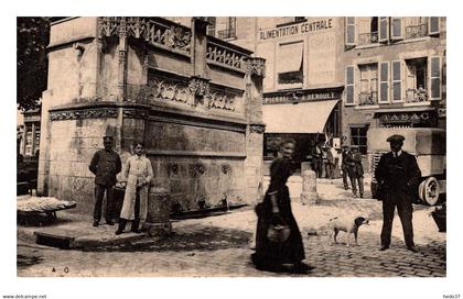 Blois - La Fontaine Louis XII