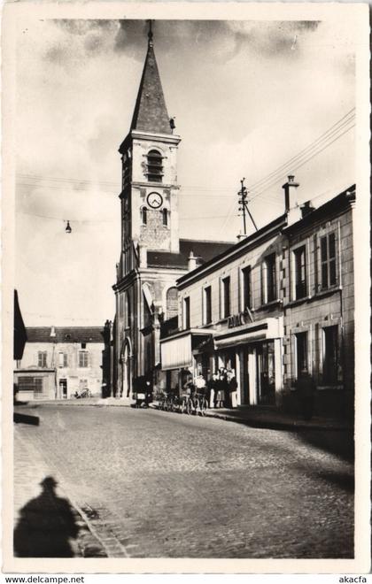 CPA BOBIGNY - Eglise St-Andre - Place Gabriel-Peri (124009)