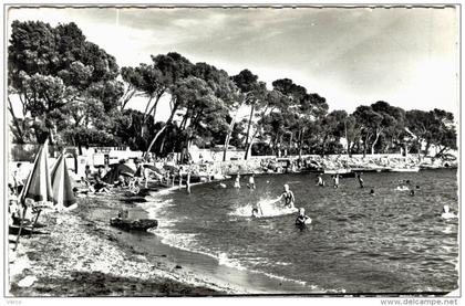 Carte Postale Ancienne de BOULOURIS -La plage le tropical