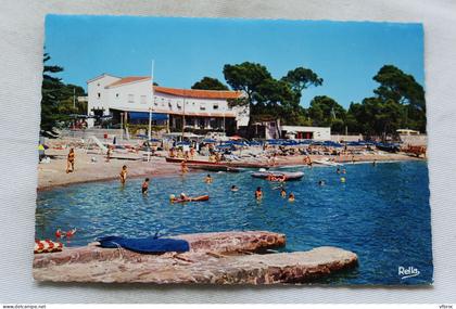 N311, Cpm, Boulouris, la plage et l'hôtel le Toukan, Var 83