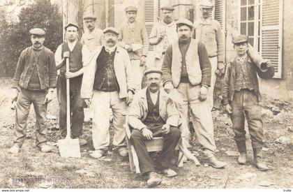 BOURGES GROUPE DE MACONS (CARTE PHOTO )