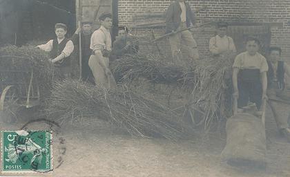 V 658 /CARTE PHOTO   BOVES (80)  ECOLE PRATIQUE D´AGRICULTURE AU PARACLET  PRES BOVES