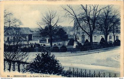 CPA BRESSUIRE - Square de la Gare (89533)