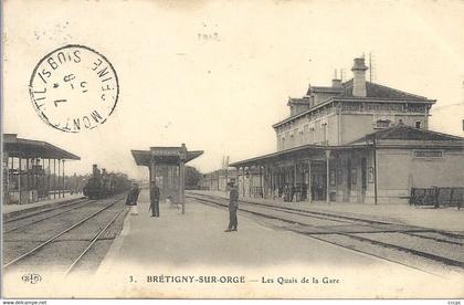 CPA Brétigny-sur-Orge Les Quais de la Gare