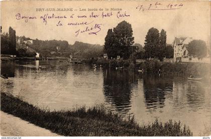 CPA Bry-sur-MARNE Les bords de la MARNE (983220)