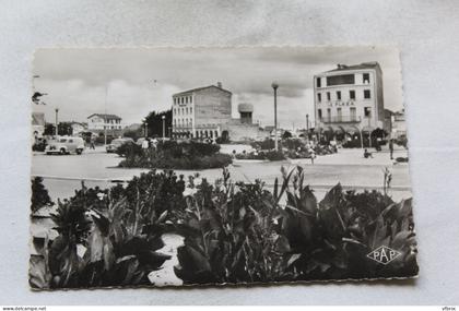 Cpsm 1956, Canet plage, la place, Pyrénées Orientales 66